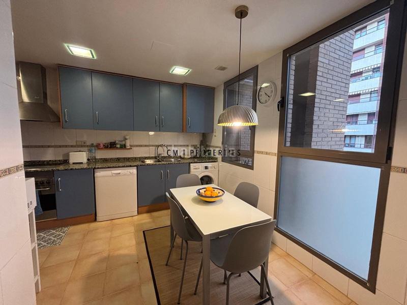 Foto 79ddb09b-32a2-43aa-b998-3b058dcf6309. Affitto appartamento con riscaldamento parcheggio piscina in Valencia