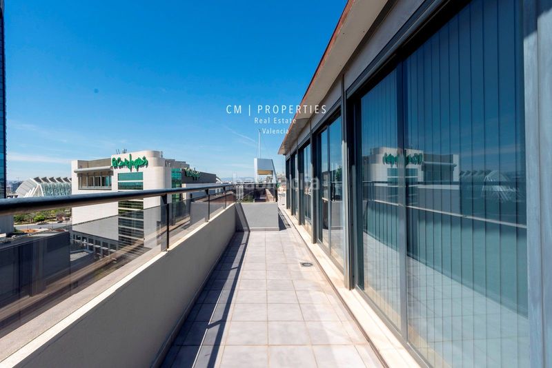 Foto b03f8695-761e-4ee3-8812-88533022f4f1. Àtic amb aparcament piscina a Penya-Roja - Avda. Francia Valencia