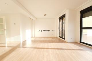 Appartement  Carles albors. Exclusivo piso seminuevo con garaje y trastero en el corazón de