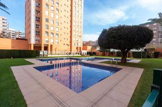 Location Appartement  Mestre rodrigo. Alquiler piso con terraza, garaje y grandes zonas comunes
