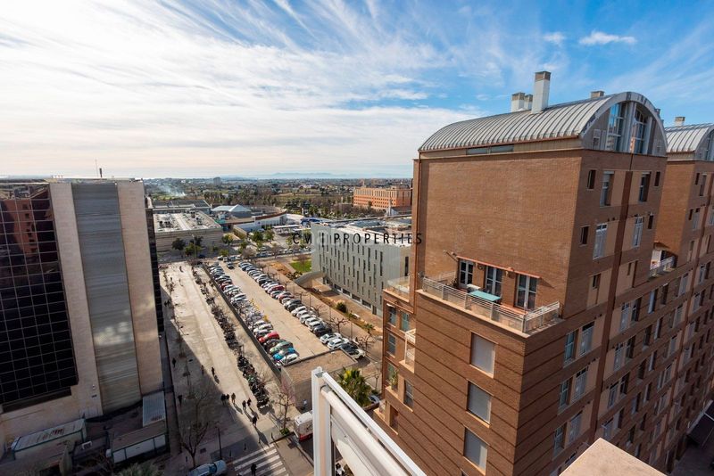 Piso residencial con piscina y muy buenas calidades, con posibilidad de tres habitaciones en Valencia - Imagen 6