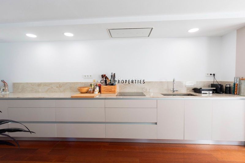 Piso residencial con piscina y muy buenas calidades, con posibilidad de tres habitaciones en Valencia - Imagen 17