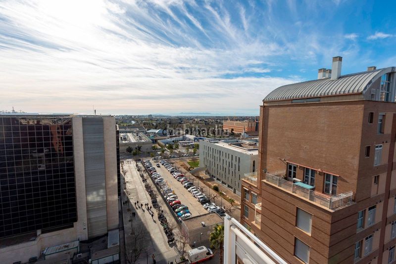 Piso residencial con piscina y muy buenas calidades, con posibilidad de tres habitaciones en Valencia - Imagen 4