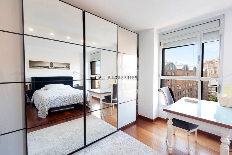 Piso residencial con piscina y muy buenas calidades, con posibilidad de tres habitaciones en Valencia - Imagen 22