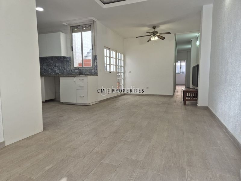 Foto a3d41083-9a1b-478b-8e49-ab50942ceed7. Casa adossada a Aldaia