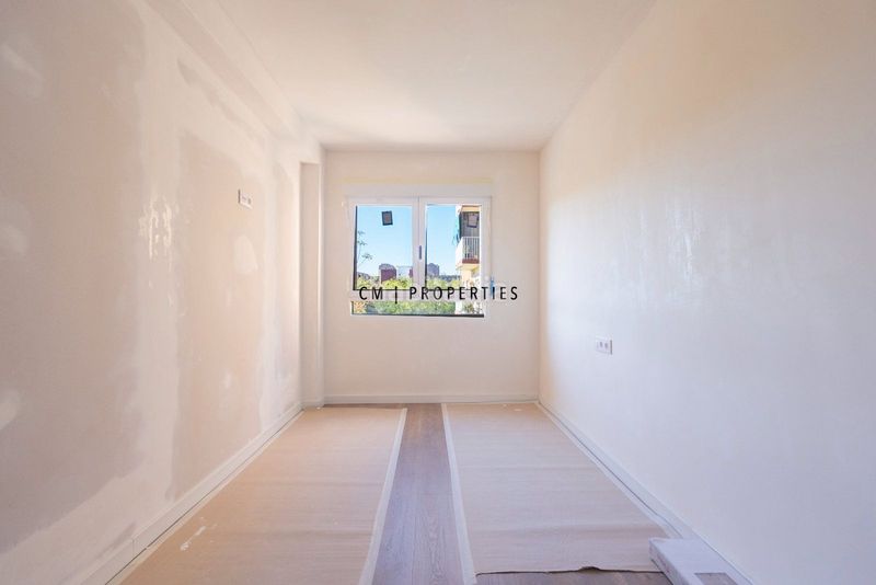 Piso de tres habitaciones y dos baños zona patraix en Valencia - Imagen 17