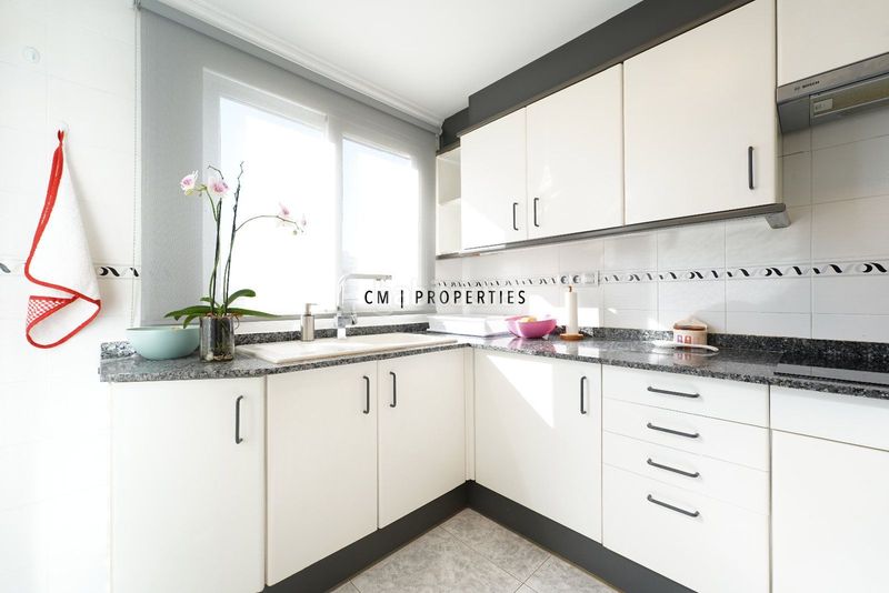 Foto 1fef2460-e0ed-4099-a927-385ebca6d9d4. Pis amb calefacció aparcament a Barrio de Campanar Valencia