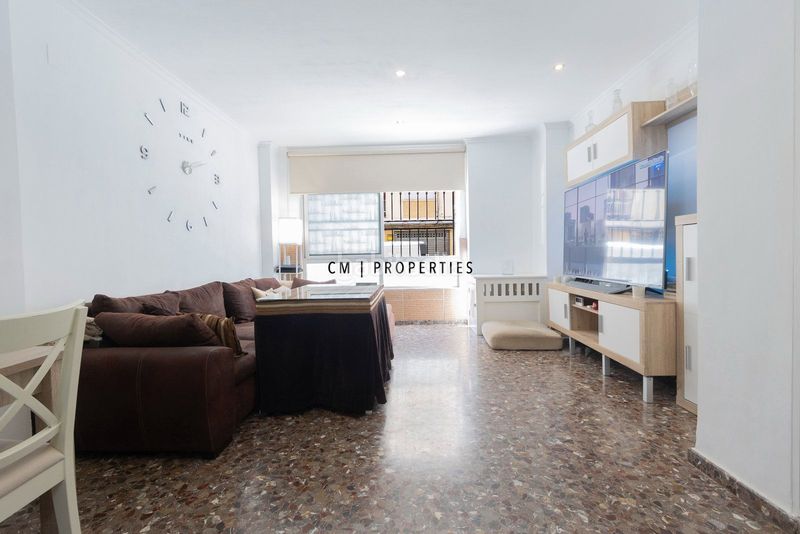 Piso en venta 3 habitaciones, 2 baños, 2 plazas de garaje y 2 trasteros patraix en Valencia - Imagen 2