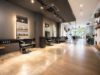 Traspàs Local Comercial  Duque calabria. Traspaso peluquería premium en ruzafa con terraza privada