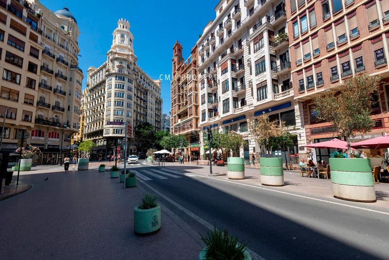 Foto 55556f9c-fa95-4d65-9c76-4314ca0a93fb. Alquiler ático  en la plaza del ayuntamiento en alquiler. en Valencia