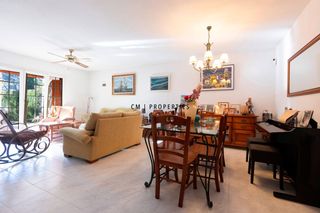 Maison jumelée à La Cañada. Exclusivo adosado de 5 dormitorios en la cañada
