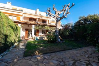 Semi detached house in La Cañada. Exclusivo adosado de 5 dormitorios en la cañada