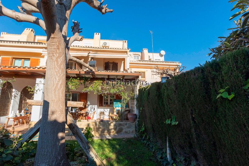 Foto acecff8c-0976-49a7-8ba6-2a3f190a6c36. Casa adossada amb calefacció piscina a La Cañada Paterna