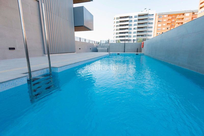 Foto 0da21f8c-a21a-4d64-83fb-f05fc054c559. Rent flat with heating parking pool in Ciutat Jardí Valencia