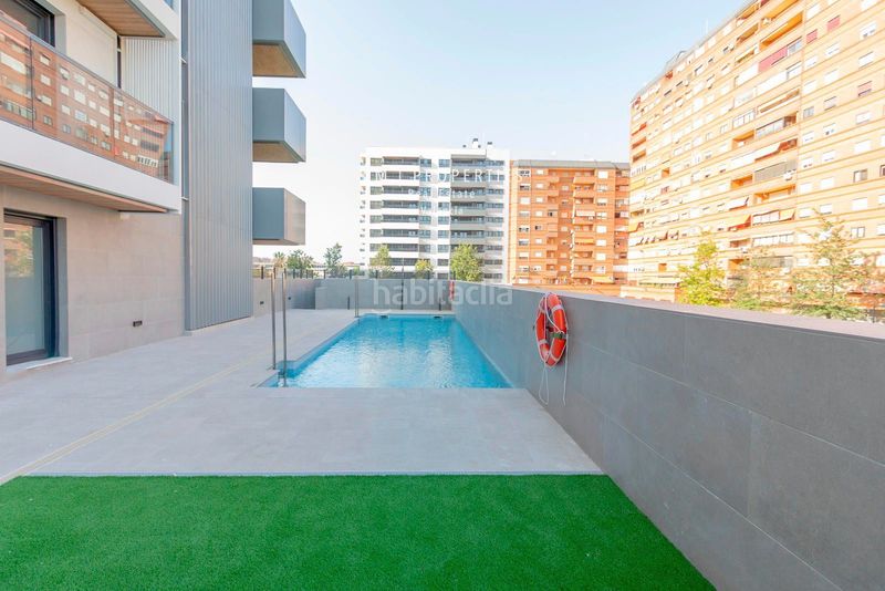 Foto 331e8b0b-835e-48ba-8dbd-2b4c61b8f5a3. Rent flat with heating parking pool in Ciutat Jardí Valencia