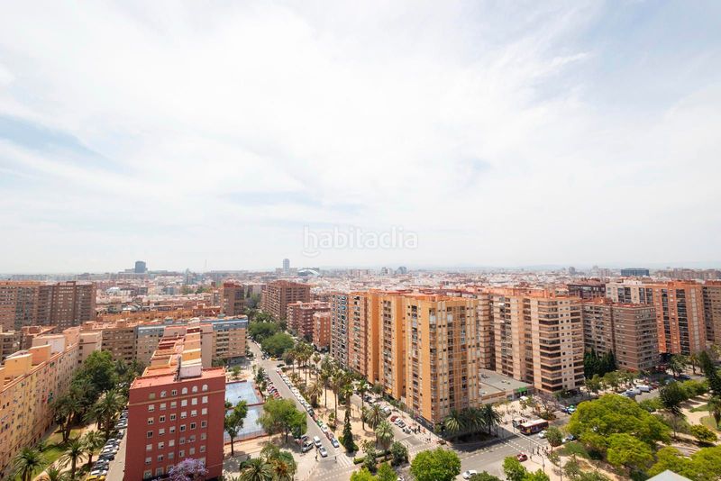 Foto 4f190323-2209-4e02-87c8-2775be7dbc6f. Rent flat with heating parking pool in Ciutat Jardí Valencia