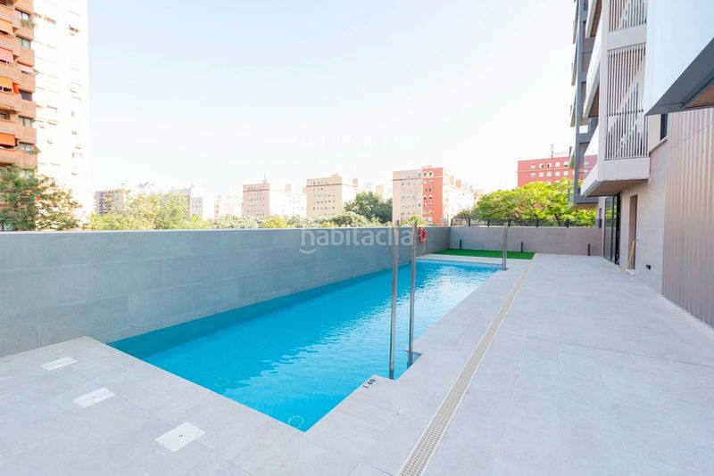 Foto 71ced556-aa9a-4c45-bb56-e697d8ef2279. Rent flat with heating parking pool in Ciutat Jardí Valencia