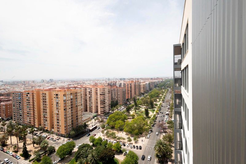 Foto 779715d8-1f84-42c1-a2cf-ea9a564241af. Rent flat with heating parking pool in Ciutat Jardí Valencia