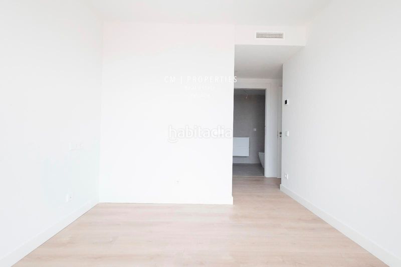 Foto ae1641bc-d6ab-4837-9d22-ed85d9dd0262. Rent flat with heating parking pool in Ciutat Jardí Valencia
