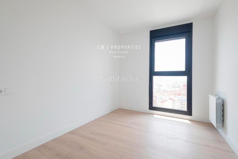 Foto ce0ccf44-32fa-46fd-a5d7-22d7c353551a. Rent flat with heating parking pool in Ciutat Jardí Valencia