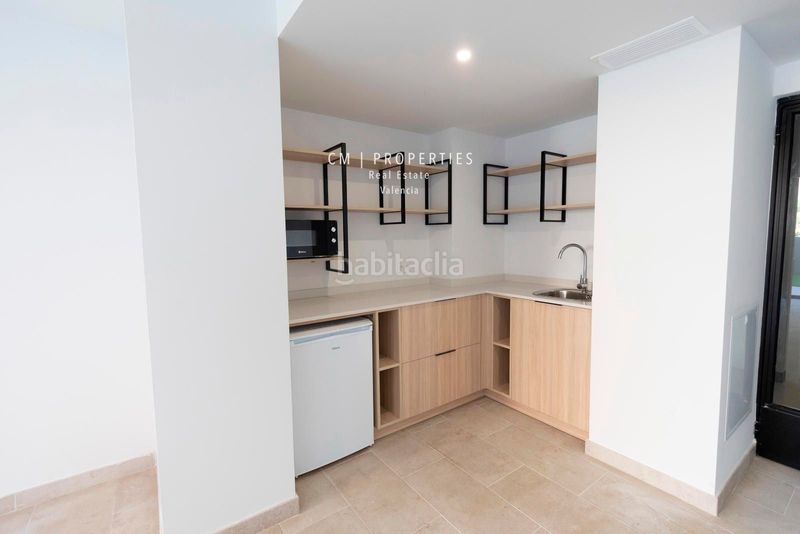 Foto db7a714b-dc7d-422e-a3a8-c2f877604899. Rent flat with heating parking pool in Ciutat Jardí Valencia