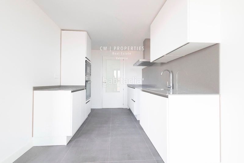 Foto eec4a007-cce4-490e-ba35-b5fe1395d4b2. Rent flat with heating parking pool in Ciutat Jardí Valencia