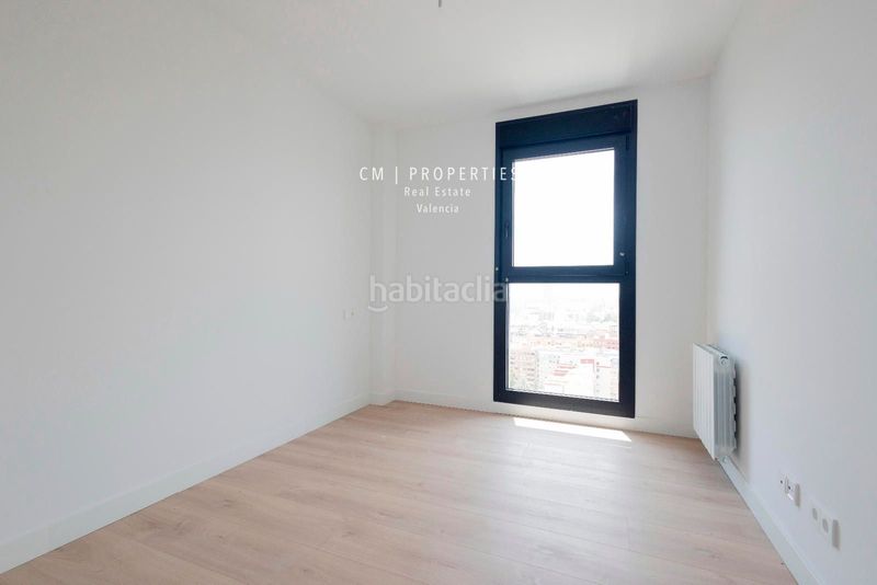 Foto f06eae02-434f-4b57-809b-1210c0213a25. Rent flat with heating parking pool in Ciutat Jardí Valencia