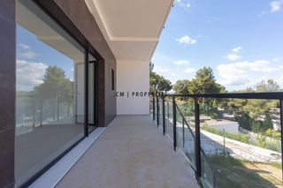 Xalet  2. Venta de pareado de cuatro habitaciones en el bosque