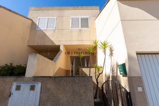 Casa adossada  Genoves. Adosado en venta de 5 dormitorios en almarda sagunto