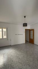 Miete Etagenwohnung in Barrio Benicalap. Piso en alquiler 3 habitaciones en benicalap
