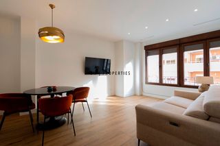 Location Appartement  Quart. Piso reformado en la calle quart en alquiler.