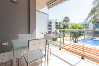 Rent Penthouse  Costa brava. Piso de 3 habitaciones en almenara