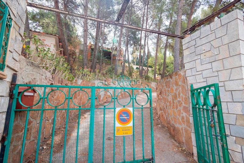 Foto 93ab2fe5-67fc-4fe2-b325-5c0df5b56e7f. Xalet amb piscina a Casco Urbano Náquera