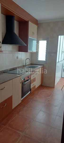Foto 53493c40-88f5-4aa3-aa05-289bcd1cf958. Pis a Catarroja