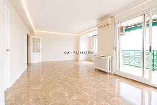 Location Appartement  San vicente martir. Alquiler de piso de 3 habitaciones y terraza en calle san vicent