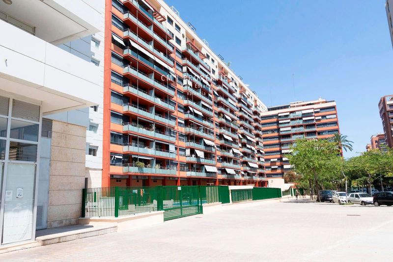 Foto bd3b3089-58b9-4b7e-88c1-3b15c2b9cb6c. Lloguer pis amb calefacció aparcament piscina a Penya-Roja - Avda. Francia Valencia