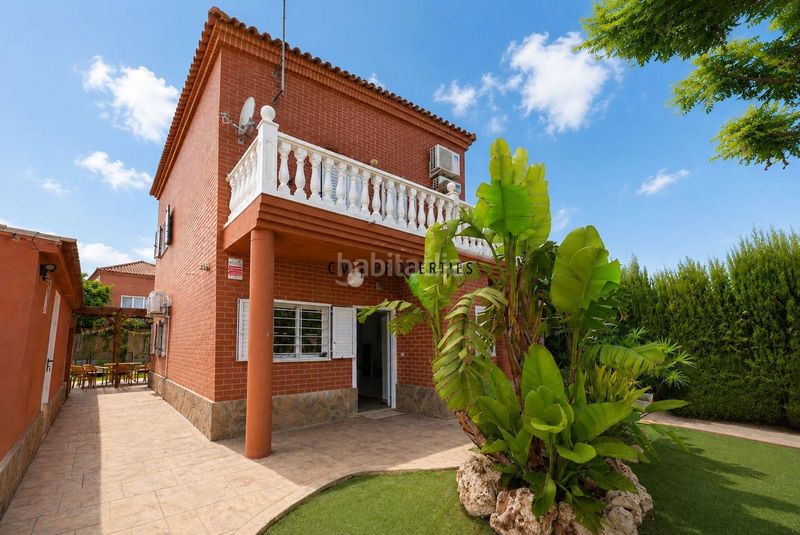 Foto 192e0d80-01f9-4f0f-82cc-b4d2860b39f0. Casa amb calefacció aparcament piscina a Moncada
