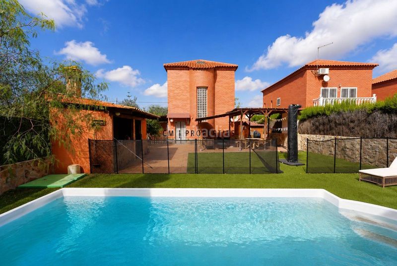 Foto ae58b8de-5745-41ca-8a37-fb6db54fc941. Casa amb calefacció aparcament piscina a Moncada