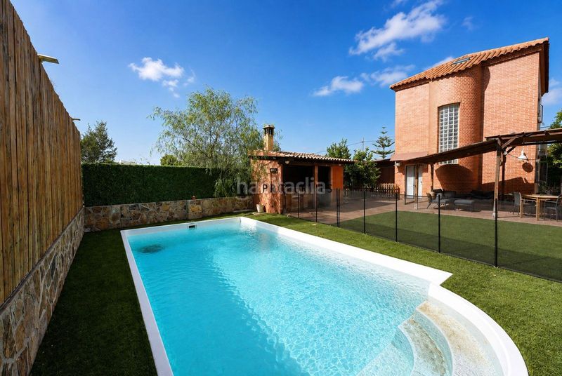 Foto e7286447-3510-45b4-bd6d-2900a0c6e401. Casa amb calefacció aparcament piscina a Moncada