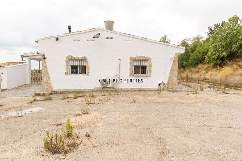 Foto 6f0ac0fc-dded-4341-89f4-a7e32245b2ed. Casa amb calefacció aparcament a Centro Chiva