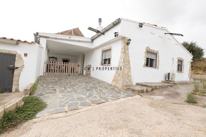 Foto 7c4864e1-3b84-4a9b-b618-37f13834aef8. Casa amb calefacció aparcament a Centro Chiva