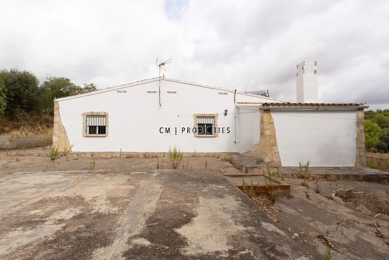 Foto d8107851-fa1b-4df5-b26a-ed90592654ce. Casa amb calefacció aparcament a Centro Chiva