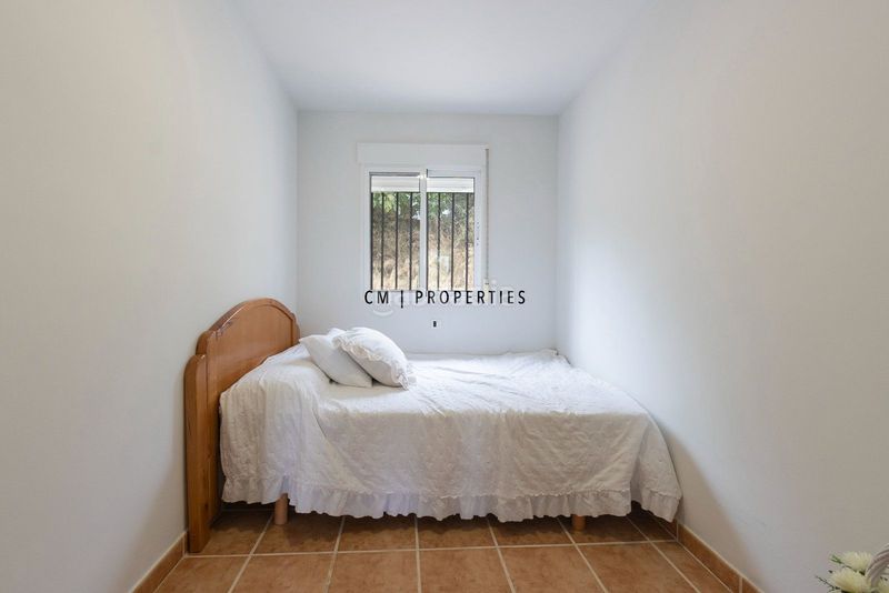 Foto edf58c76-0a6b-465a-a79c-7449b375395b. Casa amb calefacció aparcament a Centro Chiva