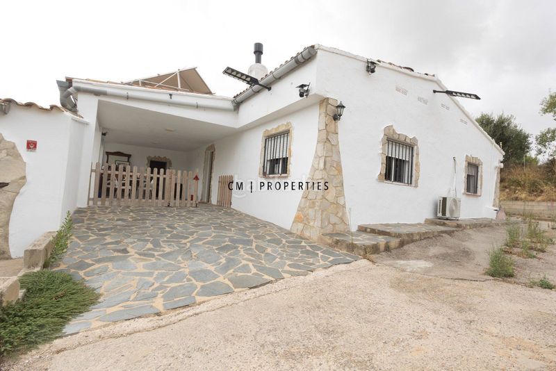 Foto fc03fd6b-8401-4a9f-92fe-68d26d4818db. Casa amb calefacció aparcament a Centro Chiva