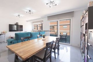 Pis  Pintor stolz. Piso de 3 dormitorios en nou moles en venta