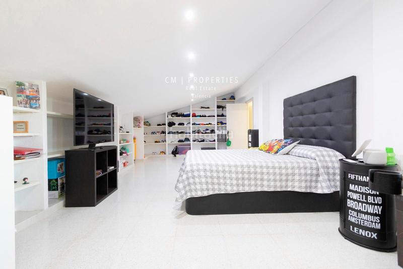 Foto 01b20506-471e-4683-98c9-7eac3328f270. Chalet mit heizung parking pool in La Cañada Paterna