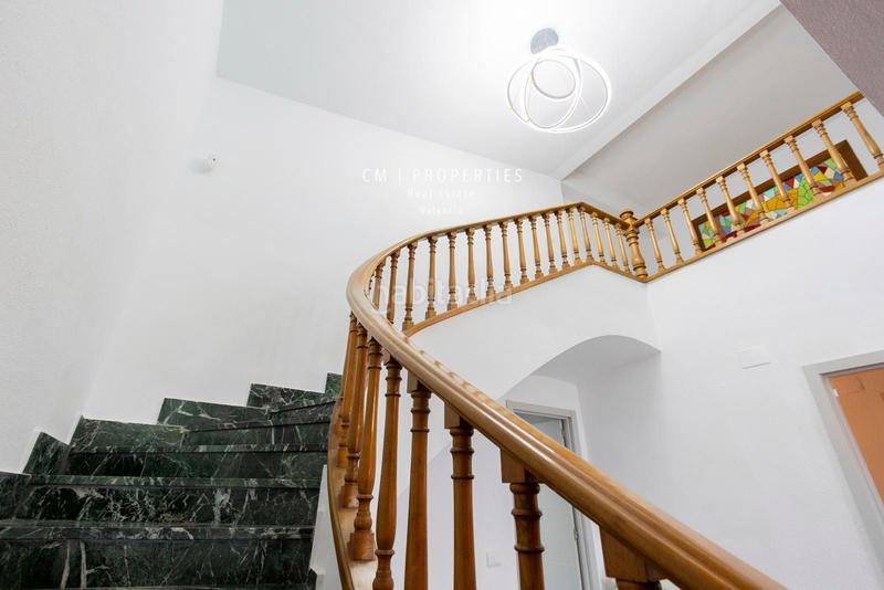 Foto 360ad8d9-c2c0-4c92-b8b2-eeb0a3cc2185. Chalet mit heizung parking pool in La Cañada Paterna