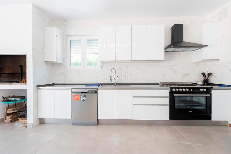 Foto 3a00b2aa-bd9d-4c79-aabe-9c049accf3ab. Chalet mit heizung parking pool in La Cañada Paterna