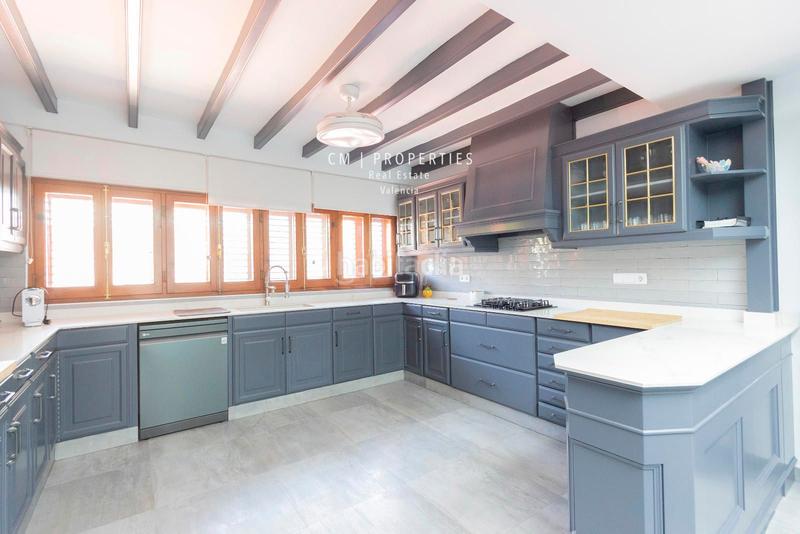 Foto 4c1ced3b-1644-4e88-9171-7a0861525f2f. Chalet mit heizung parking pool in La Cañada Paterna