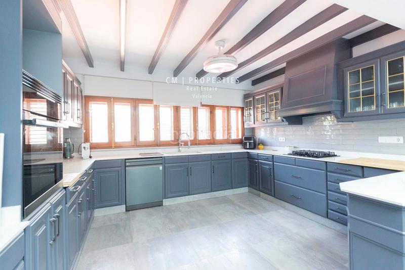 Foto 5b4c4cf7-73ef-441e-81da-29a82b028b6f. Chalet mit heizung parking pool in La Cañada Paterna